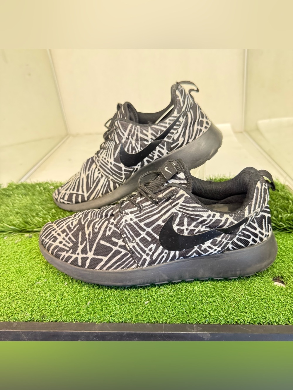 Nike Shoes Womens 8.5 Roshe One Print Running Sneakers Multicolor